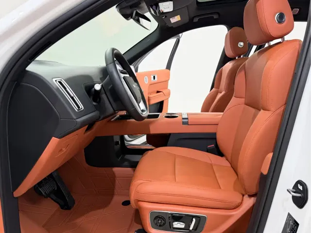 Li Auto L8 — Фото автомобиля 8
