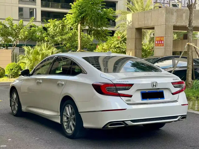 Honda Accord — Фото автомобиля 7