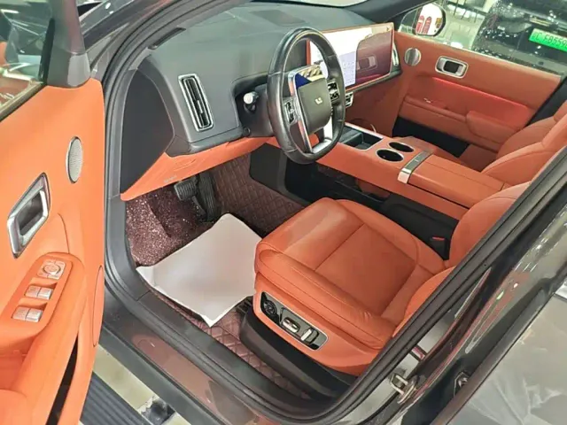 Li Auto L9 — Фото автомобиля 15
