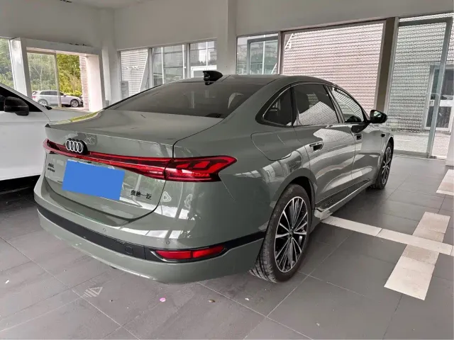 Audi A6L e-tron — Фото автомобиля 7
