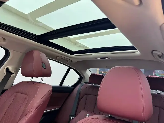 BMW 3 Series — Фото автомобиля 13