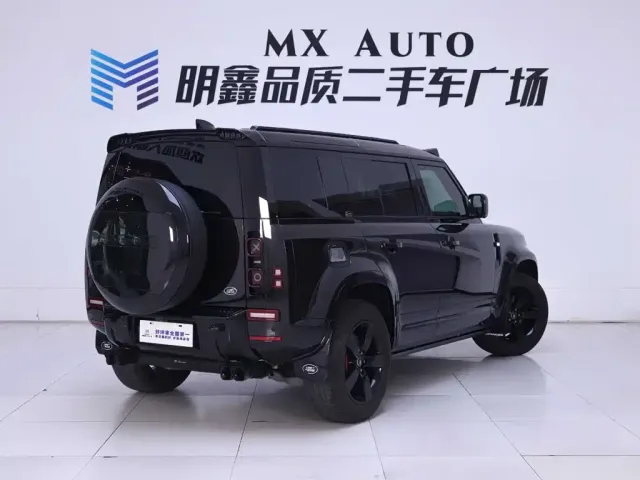 Land Rover Defender — Фото автомобиля 7