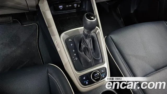 Hyundai Venue — Фото автомобиля 9