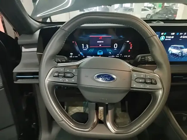 Ford Edge — Фото автомобиля 10