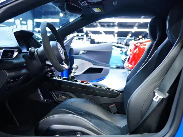 Lotus Emira — Фото автомобиля 20
