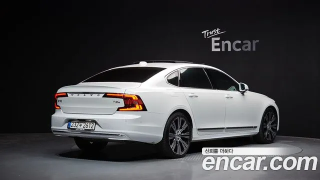 Вольво S90 — Фото автомобиля 2