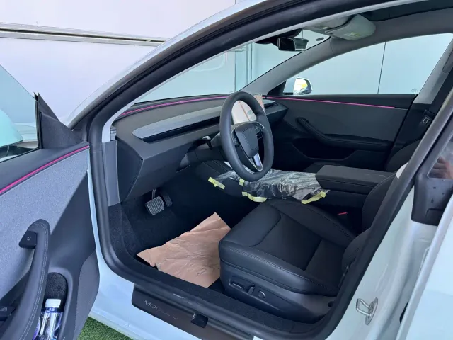 Tesla Model 3 — Фото автомобиля 4