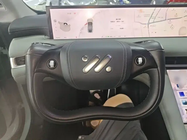 IM Motors LS6 — Фото автомобиля 10