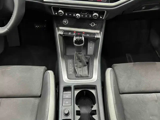 Audi Q3 — Фото автомобиля 10