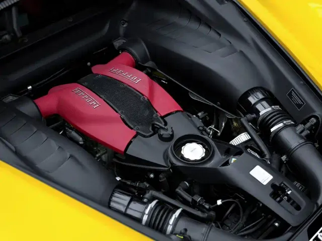 Ferrari F8 — Фото автомобиля 10