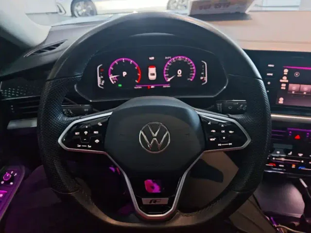 Volkswagen Passat — Фото автомобиля 10