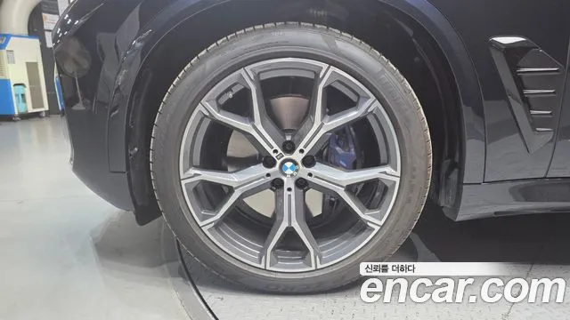 BMW X5 xDrive 40i M Sport — Фото автомобиля 5