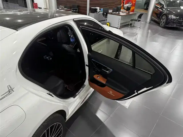 Mercedes-Benz C-Class — Фото автомобиля 18