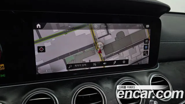 Mercedes-Benz E-Class — Фото автомобиля 15