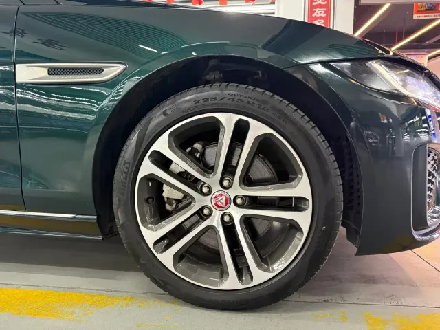 Jaguar XEL — Фото автомобиля 12