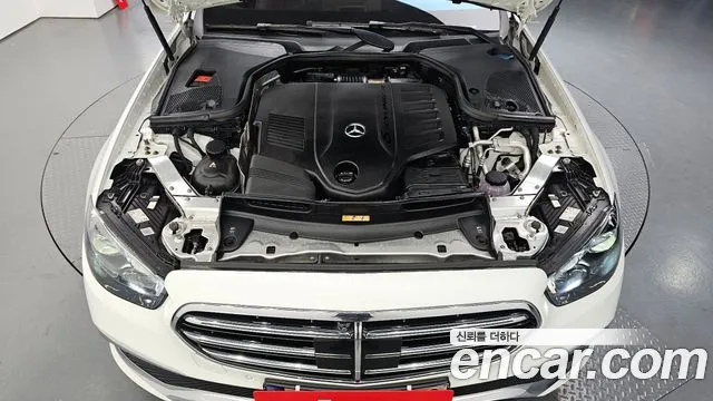Mercedes-Benz E-Class — Фото автомобиля 6