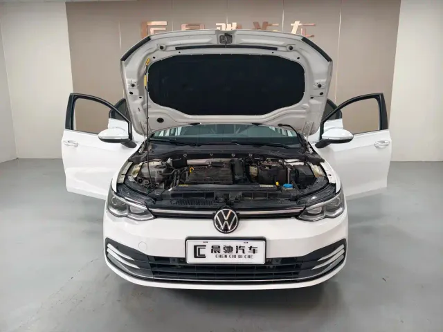 Volkswagen Golf — Фото автомобиля 10