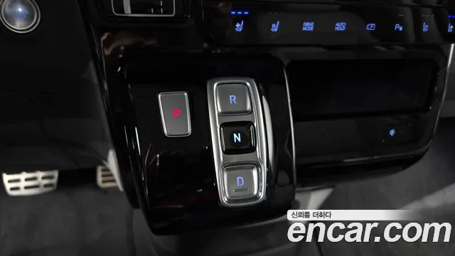 Hyundai Staria Staria 4WD Lounge 7 мест — Фото автомобиля 9