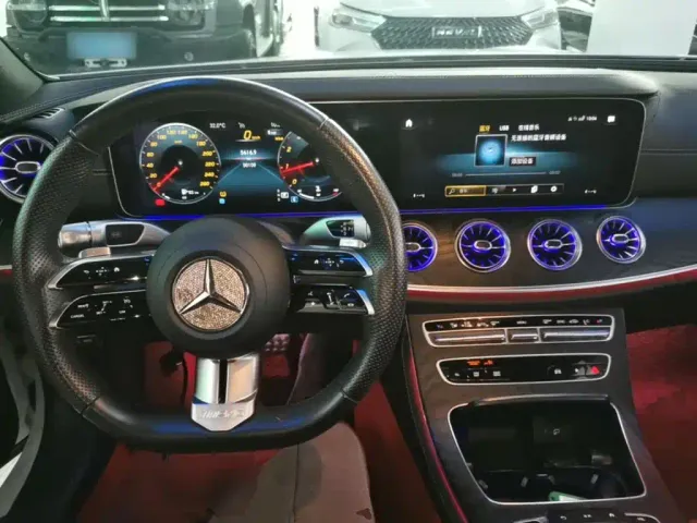 Mercedes-Benz E-Class — Фото автомобиля 9