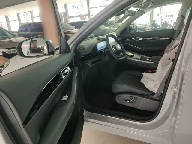 Geely Galaxy E5 — Фото автомобиля 15