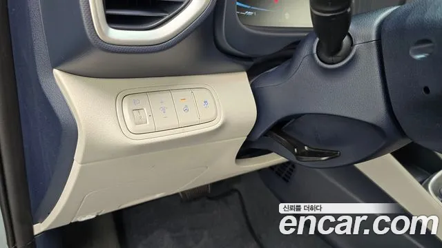 Hyundai Venue — Фото автомобиля 24