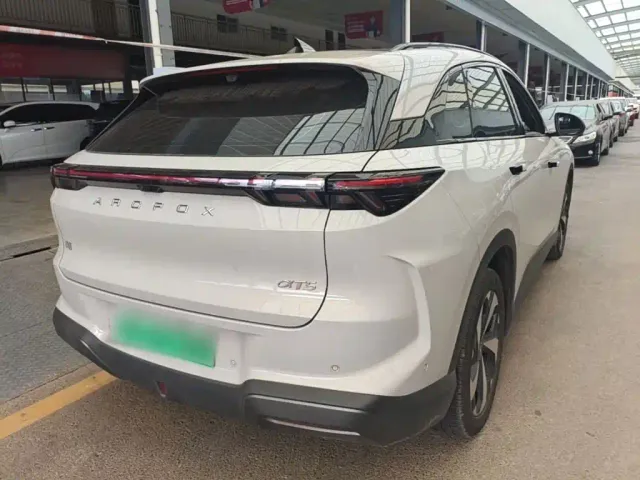 Arcfox Alpha T5 — Фото автомобиля 6