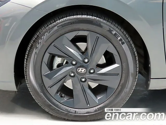 Hyundai Avante CN7 — Фото автомобиля 5