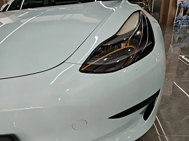 Tesla Model 3 — Фото автомобиля 23