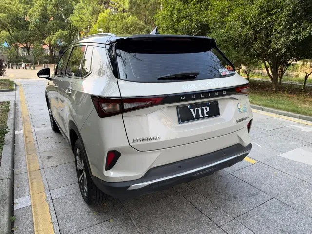 Wuling Asta — Фото автомобиля 10