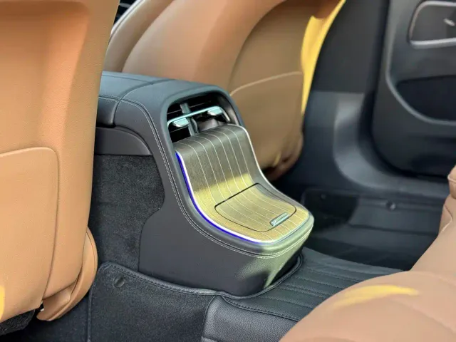 Mercedes-Benz E-Class — Фото автомобиля 15