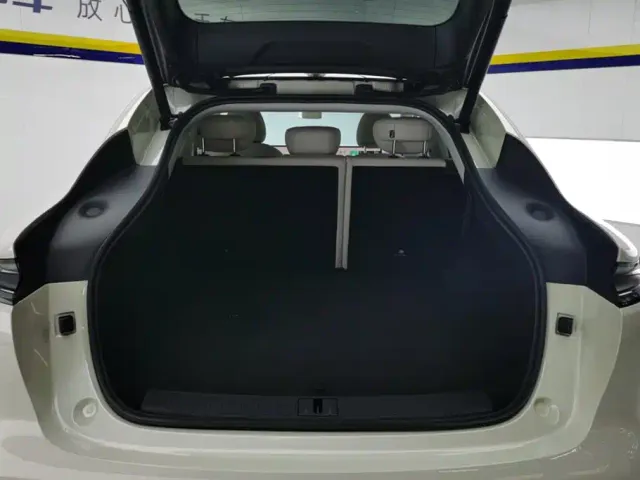 IM Motors LS6 — Фото автомобиля 4