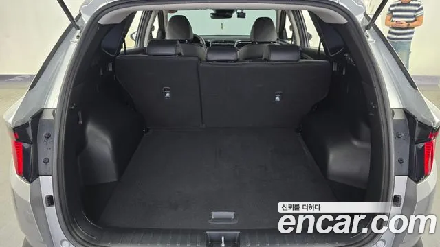 Hyundai Tucson Tucson (NX4) Дизель 2.0 2WD — Фото автомобиля 18