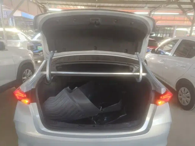 Buick Verano — Фото автомобиля 8