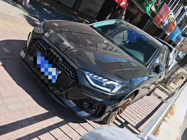 Фотография автомобиля — Audi A4
