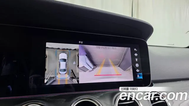Mercedes-Benz E-Class — Фото автомобиля 13