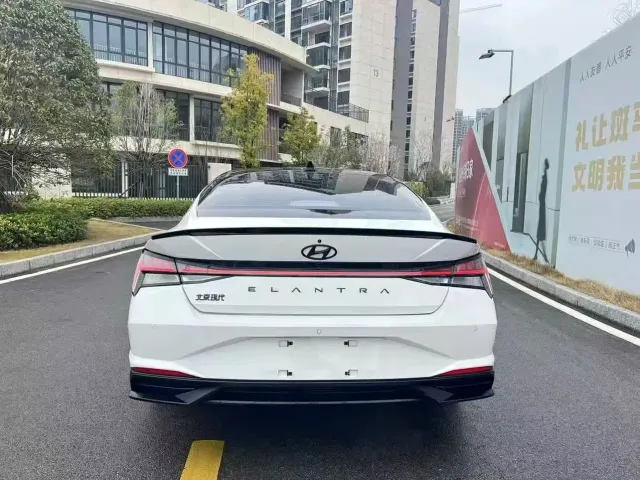 Hyundai Elantra — Фото автомобиля 8