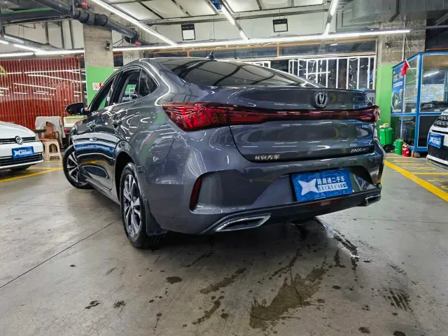 Changan Eado — Фото автомобиля 4
