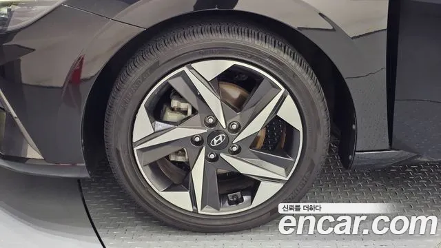 Hyundai AVANTE Avante (CN7) — Фото автомобиля 5