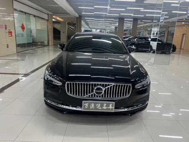 Volvo S90 — Фото автомобиля 2