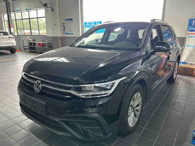 Фотография автомобиля — Volkswagen Tiguan L