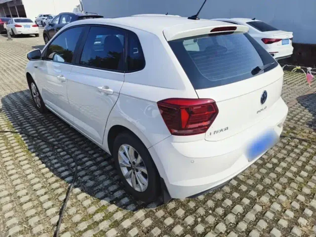 Volkswagen Polo — Фото автомобиля 4