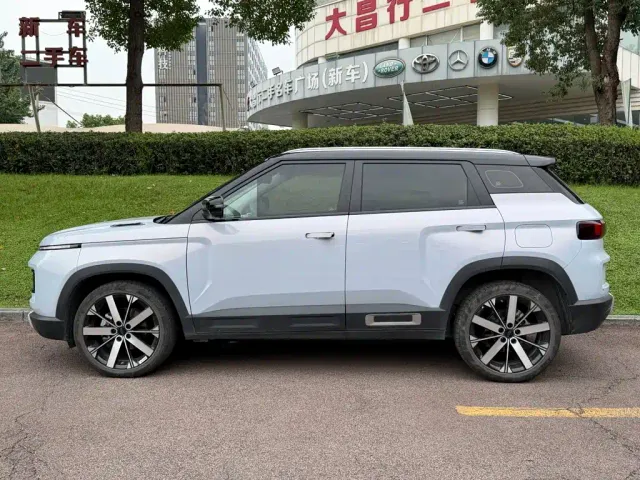 Geely ICON — Фото автомобиля 3