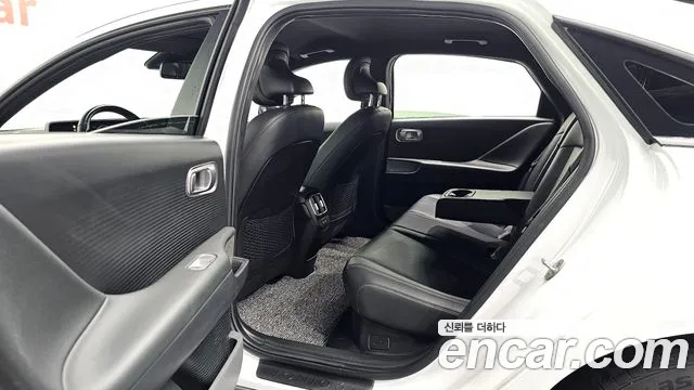 Hyundai Ioniq 6 — Фото автомобиля 12