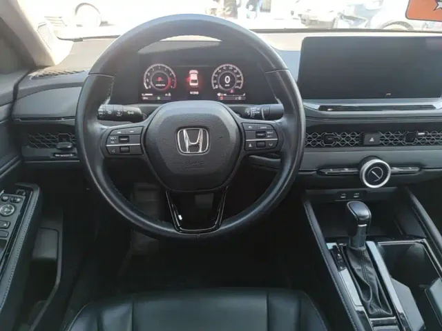 Honda Accord — Фото автомобиля 10