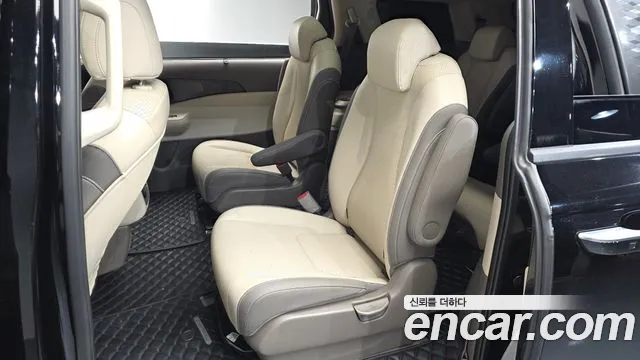 Kia Carnival 4th Gen — Фото автомобиля 17