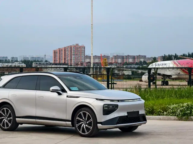 Xpeng G9 — Фото автомобиля 3