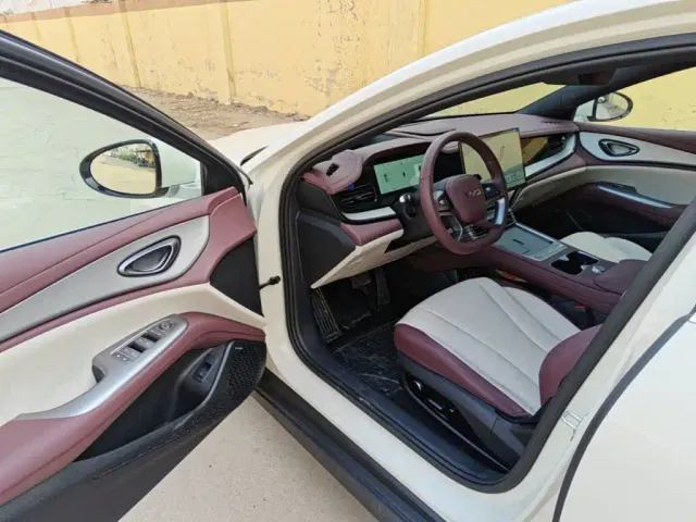 BYD Seal 07 DM-i — Фото автомобиля 15