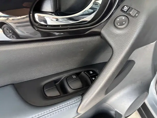 Nissan X-Trail — Фото автомобиля 10
