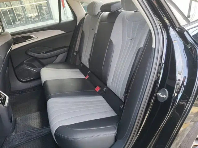 Hongqi H5 — Фото автомобиля 16