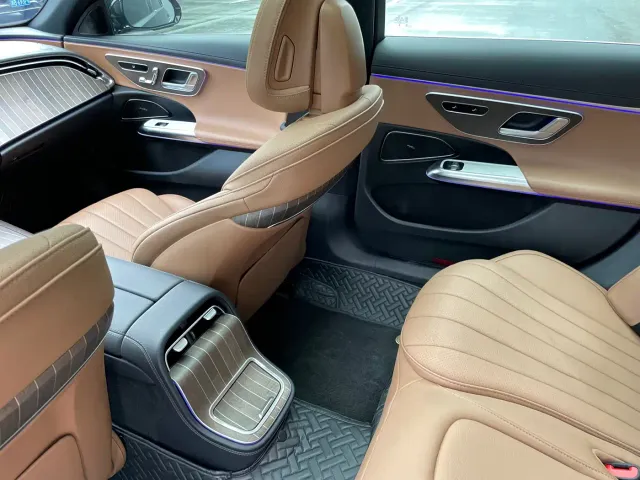Mercedes-Benz E-Class — Фото автомобиля 10